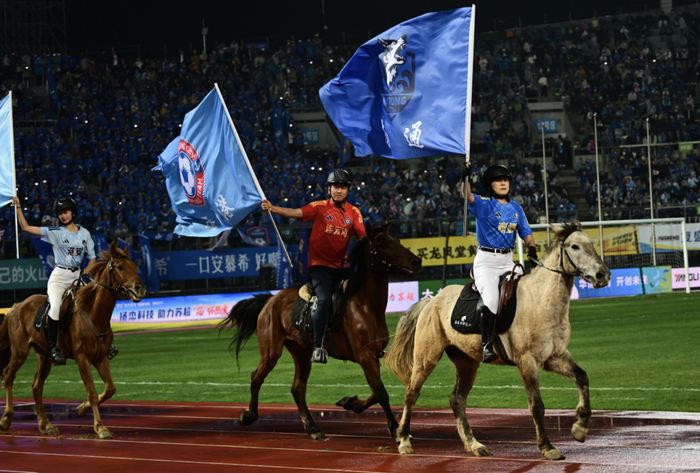 省超联赛高薪引争议 限薪令或将出台