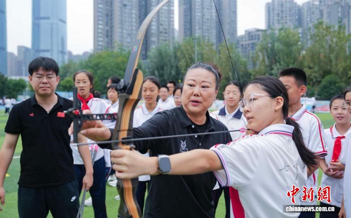 校园里的冠军传承：李玲